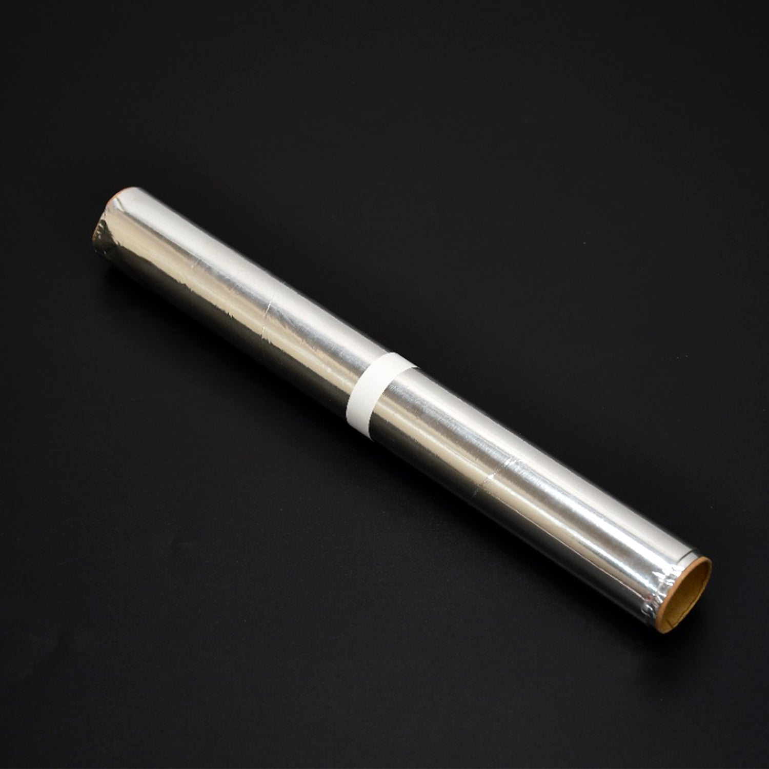 Heavy duty non-stick aluminum foil roll, for baking and grilling Heavy duty non-stick aluminum foil roll, for baking and grilling